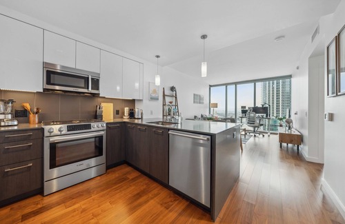Rincon Hill Apartment | Rincon Hill 1 BR w/Office by Anyplace - 11654