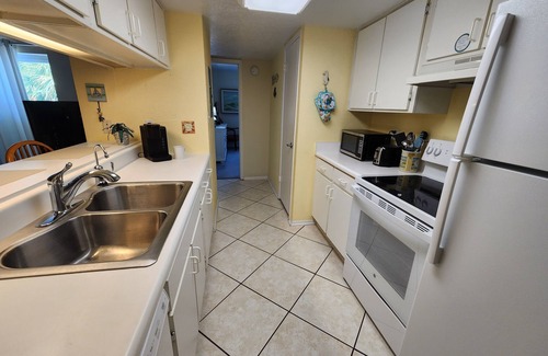 Bayview Condo | Ring in the New Year on Boca Ciega Bay! January 2026 available!