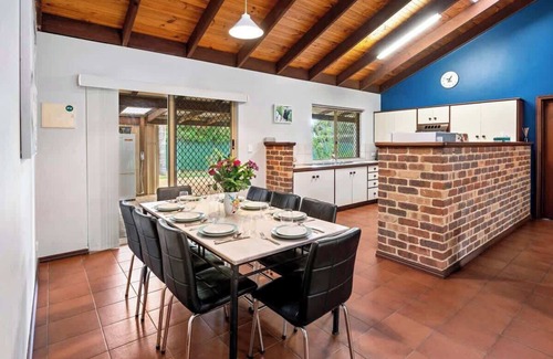 Dunsborough House | Ringtails, walk to town and beach