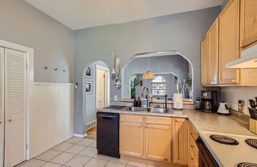 Cole House | RiNo Charmer, Pet-Friendly 2bd Family Home + EV Charger