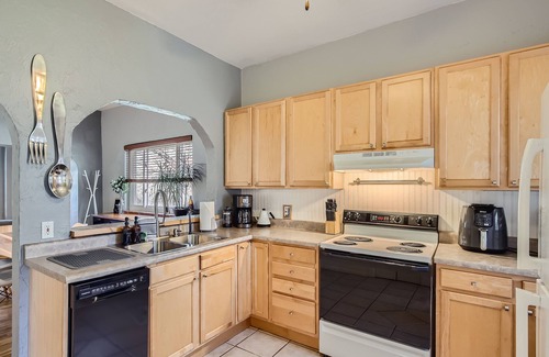 Cole House | RiNo Charmer, Pet-Friendly 2bd Family Home + EV Charger