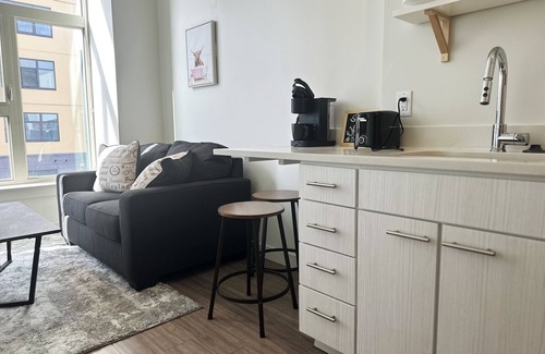 Cole Apartment | RiNo's Vibrant Studio Getawayn