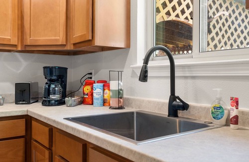 Pat Hurley House | Rio Grande Retreat a 3-bedroom house with Wi-Fi and A/C