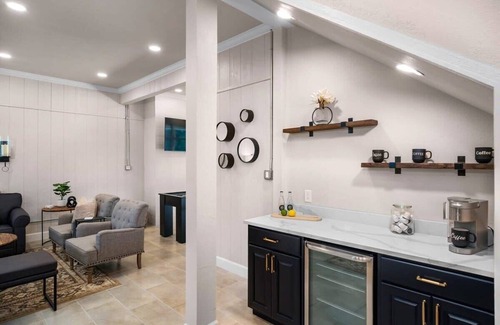 Stonewall House | Rio Ranchito, Hot tub, River front, Fire Pit!