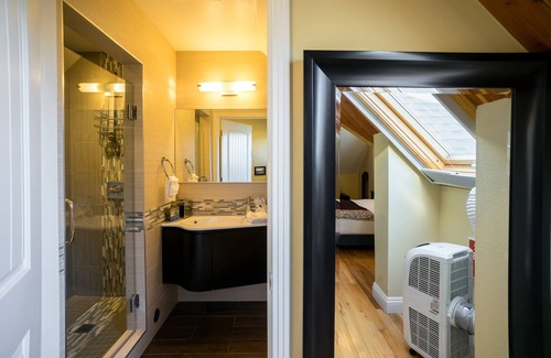 Beach Hill - Beach Flats Hotel | Rio Vista Suites