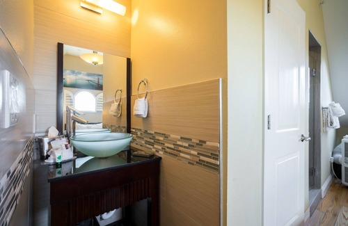 Beach Hill - Beach Flats Hotel | Rio Vista Suites
