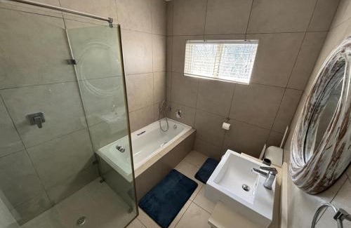 Glenmore House | Ris-i-Biekie