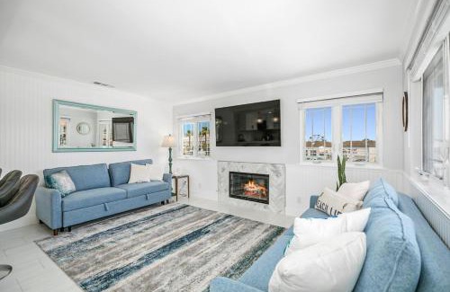 Balboa Peninsula Apartment | Rise and Shine