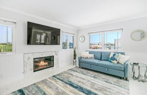 Balboa Peninsula Apartment | Rise and Shine