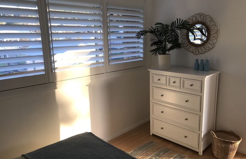 Black Head Apartment | Rise to the gentle sound of the ocean
