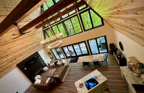 Gnaw Bone Cabin | Rising Moon Ridge of Brown County