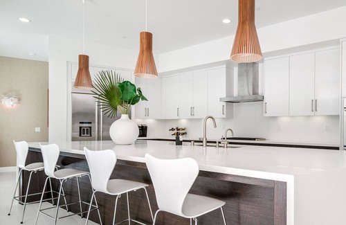 Historic Tennis Club House | 'Rising Sun' South Palm Springs glam