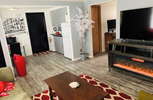 Appleton Apartment | Ritchie Village: 50 Shades of Grey