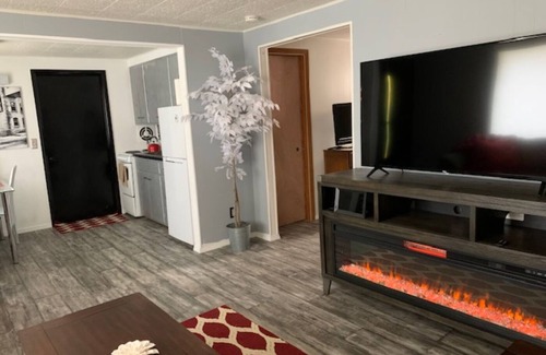 Appleton Apartment | Ritchie Village: 50 Shades of Grey