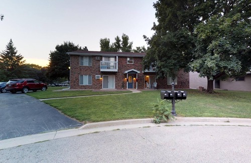 Appleton Apartment | Ritchie’s Apple Place: The Quirky Cow