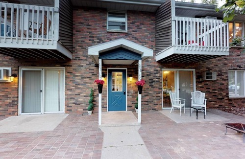 Appleton Apartment | Ritchie’s Apple Place: The Quirky Cow