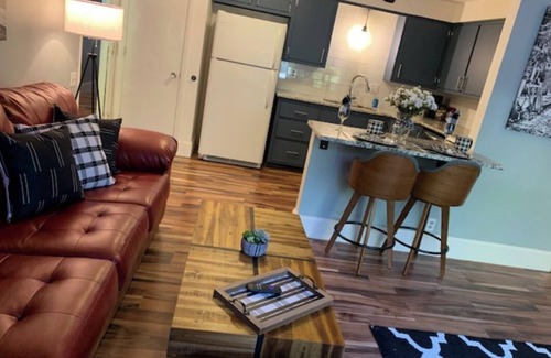 Green Bay Apartment | Ritchie’s Titletown Executive Suites: The Cattail Cabin