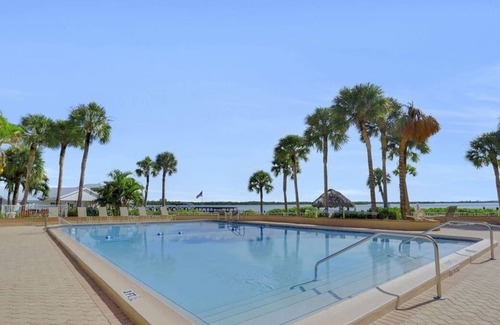 Marco Island Condo | Riv E-610 - Riverside Miniums 1 Bedroom Condo by Redawning
