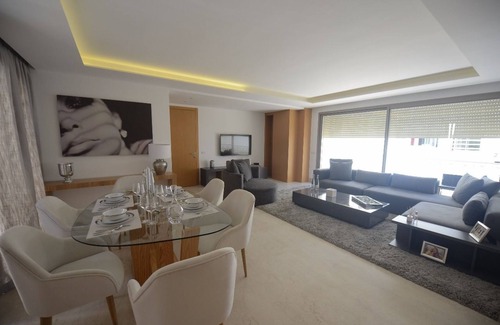 Racine Apartment | Riva 44