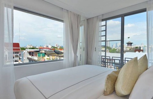 Phra Borom Maha Ratchawang Hotel | Riva Arun Bangkok