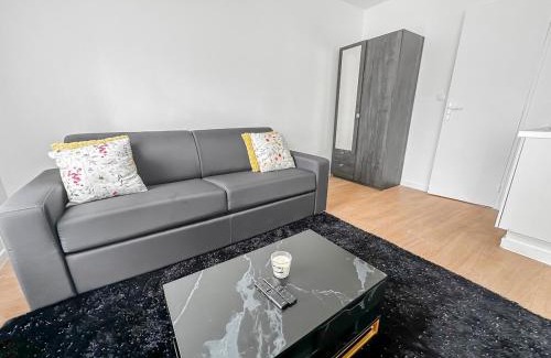 Le Blanc-Mesnil Apartment | Rive Droite au Portes de Paris