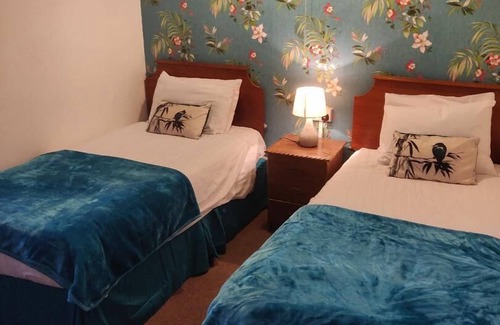 South Cliff Hotel | Rivelyn Hotel Bar & Restaurant