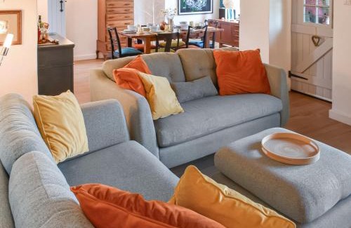 Liskeard House | Rivendell Cottage