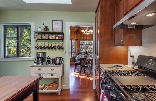 Monte Rio Villa | Rivendell ~ Lovely Riverfront Home, Classic Style with Modern Amenities