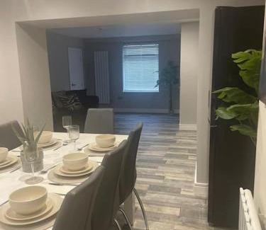 Broadstairs Apartment | Rivendell Modern 2 Bedroom apartment in St Peters village sleeps 6