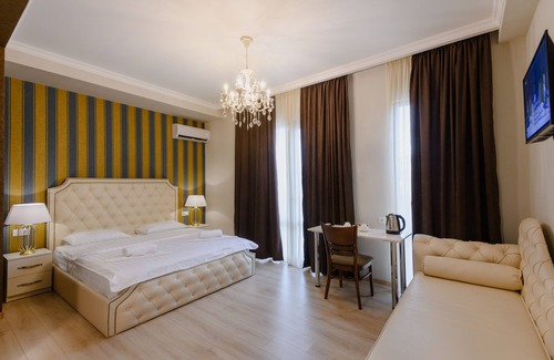 Tbilisi Hotel | Rivendell Umbrella Collections
