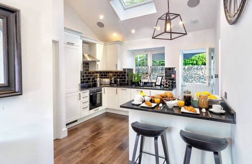 Bowland Bridge Cottage | River Barn