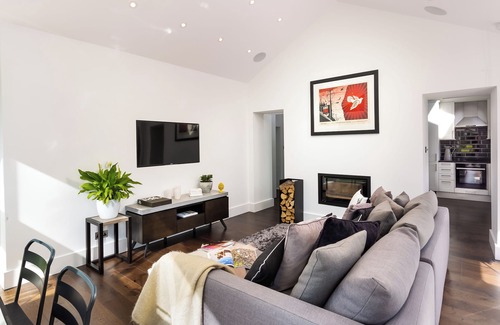Bowland Bridge Cottage | RIVER BARN, luxury holiday cottage, with open fire in Town End