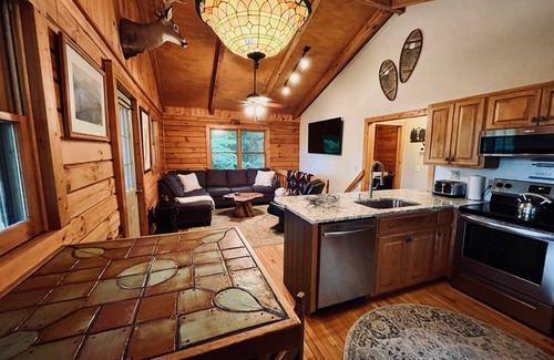 Crumpler Cabin | River Bend Retreat Log Cabin w/Hot Tub, Views & Privacy - Near New River State Park