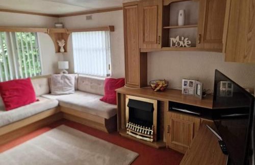 Llanfair Caereinion Ski Chalet | River Bliss in whelspool