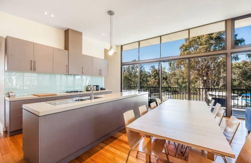 Moama House | River Chillin - Waterfront holiday home with boat ramp and private pontoon