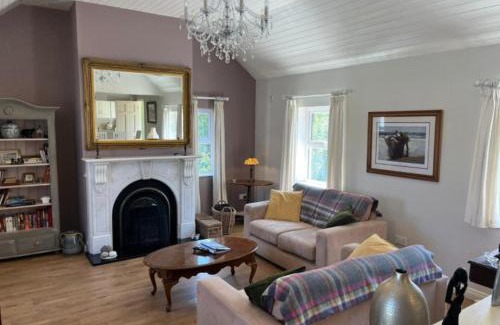 Ballinaboy House | River Cottage, Clifden