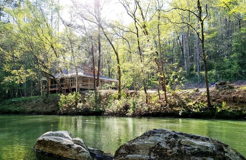 Dahlonega Cottage | River Cottage ON THE WATER! 15 acres w/ waterfall!