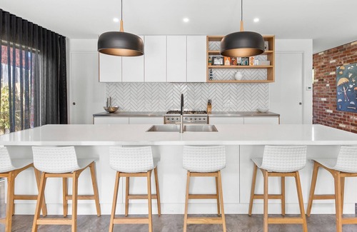 Barwon Heads House | RIver End Resort Vibes!