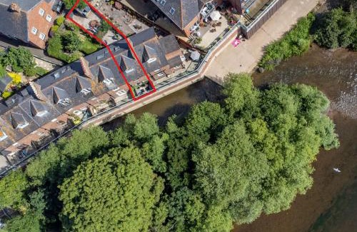 Exeter House | River Exe Cottage waterfront