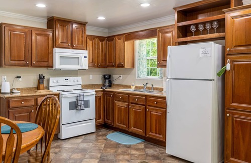 Rileyville House | River-Front Cottage w/ Sauna-Shenandoah Sweetheart