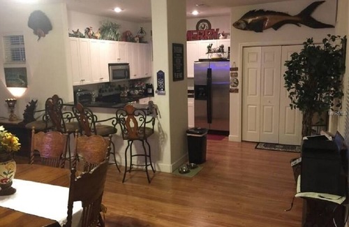 Homosassa House | River Front Marina - Great River View! Boat Slip avail. Pool, Kayaks & Bikes!