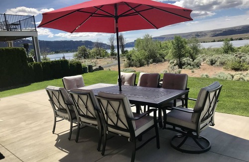 Quincy House | River Front, pool, beach, view, family friendly vacation home