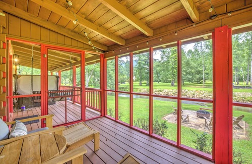 Suches Cabin | River Haven - Elegant Cabin Tucked Away on the Toccoa River