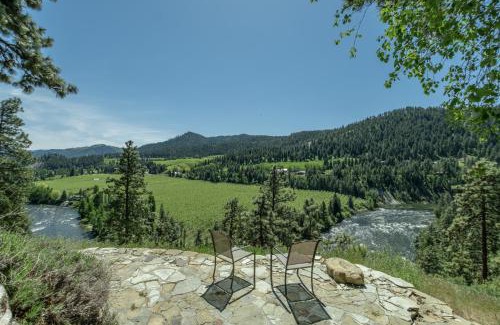 Leavenworth House | River Heights Home cabin