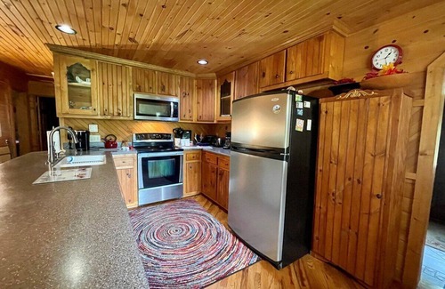 Crumpler Cabin | River Hill - Crumpler, NC