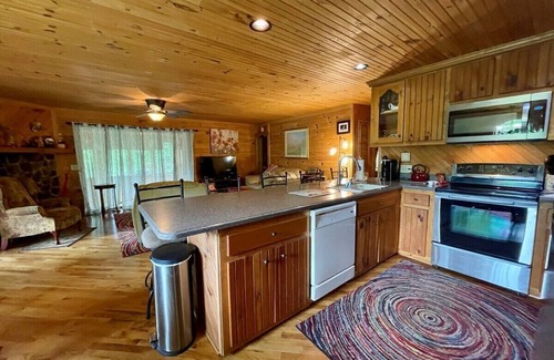 Crumpler Cabin | River Hill - Crumpler, NC