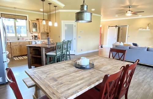 Florence House | River House-4 Bedroom 2.5 Bath