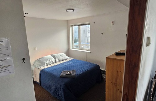 Bethel Hotel | River House Hotel