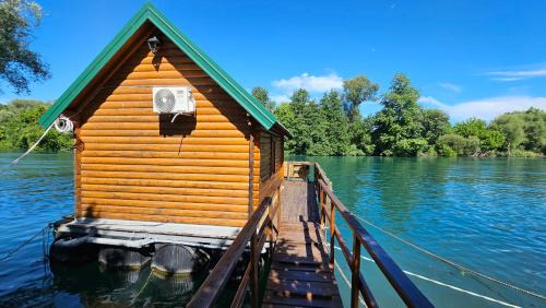 Karuc House | River House