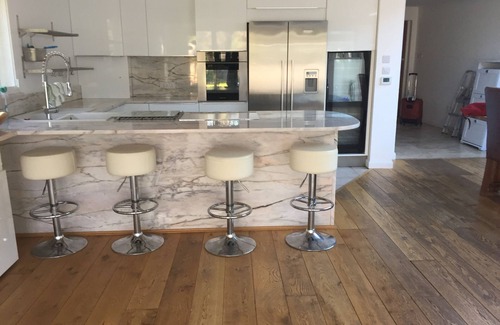Richmond-upon-Thames House | River House with Heated Pool (Apr-Sep), Parking & Garden
